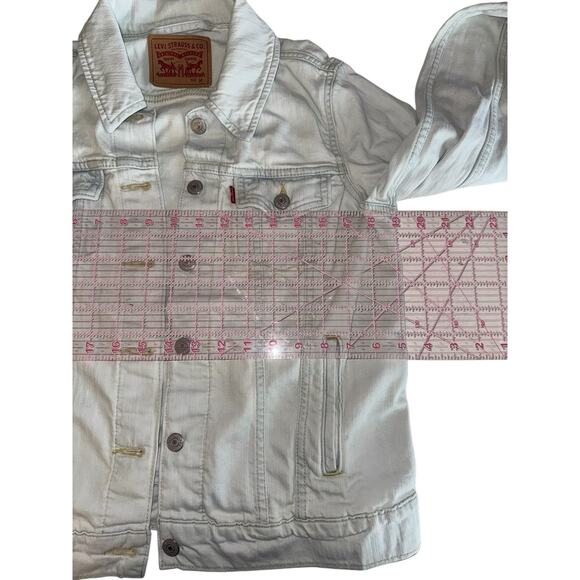 Levi’s Womens Light Wash Denim Trucker Jacket M Classic Jean Coat Casual Cowgirl - Picture 6 of 10